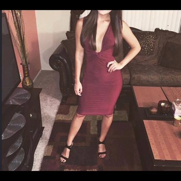 Sexy burgundy deep v neck dress. - Picture 3 of 3